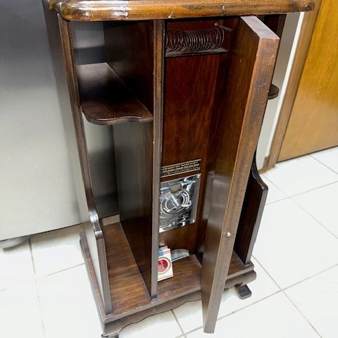 Cigarette Machine with Magazine Racks