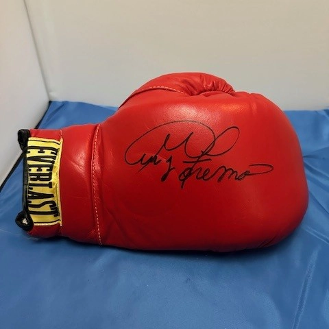 George Foreman Autographed Everlast Boxing Glove